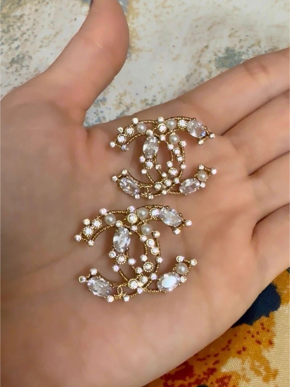 Gold Tone Pearl Rhinestone
Statement Stud Earrings